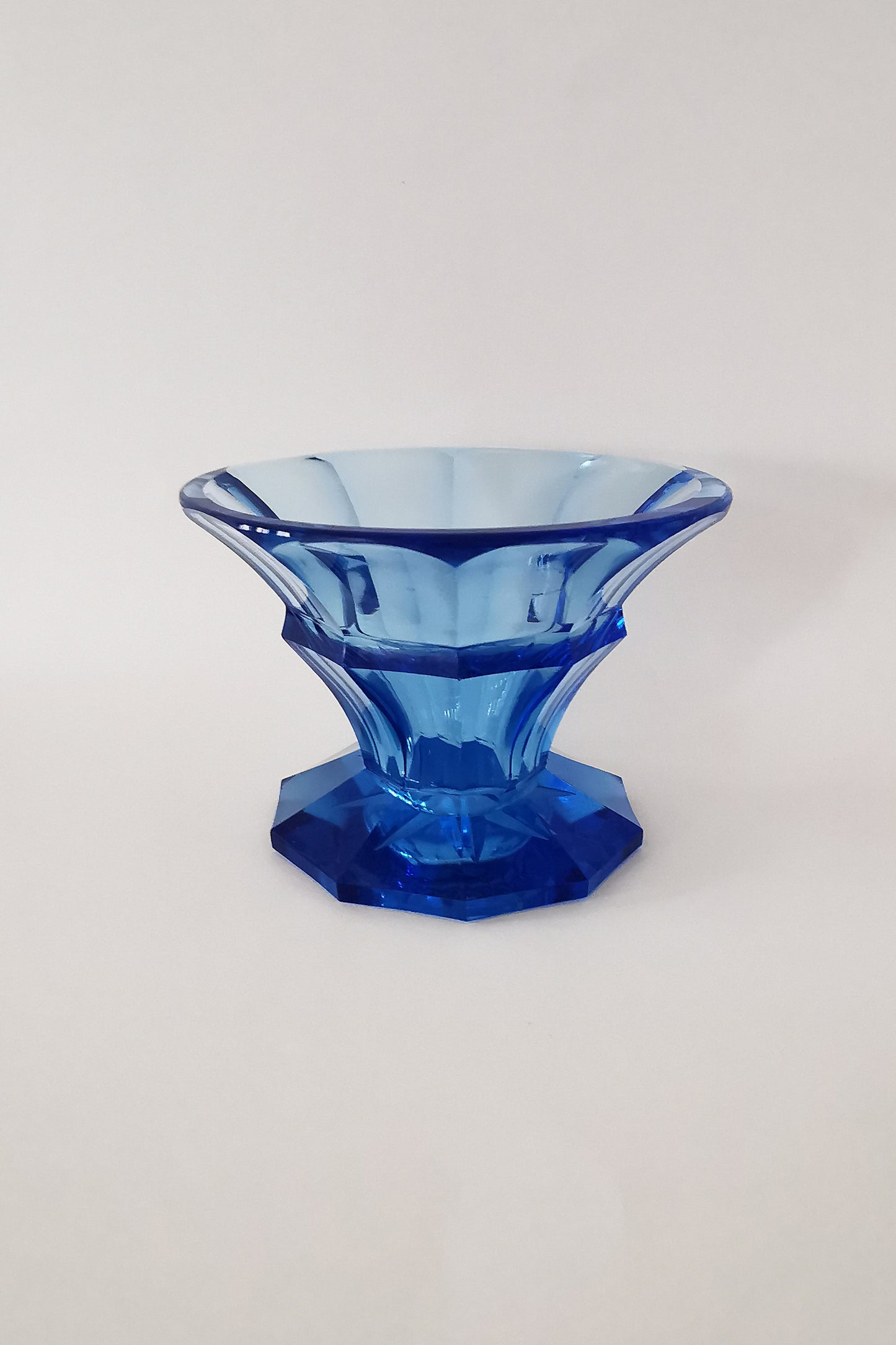 Wazon Art Deco kryształ niebieski