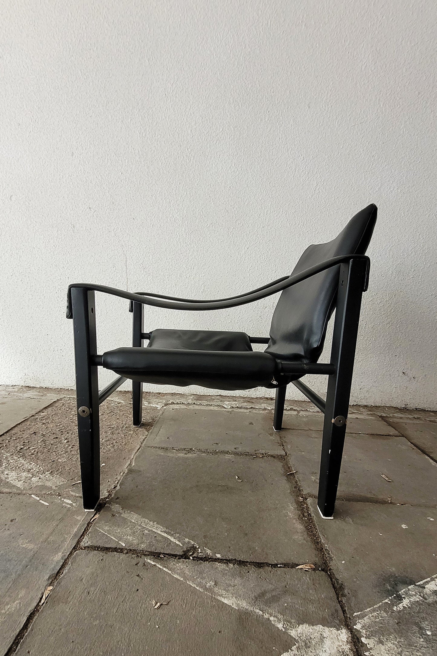 Fotel "Arkana" Maurice'a Burke | ikona designu | skórzany czarny