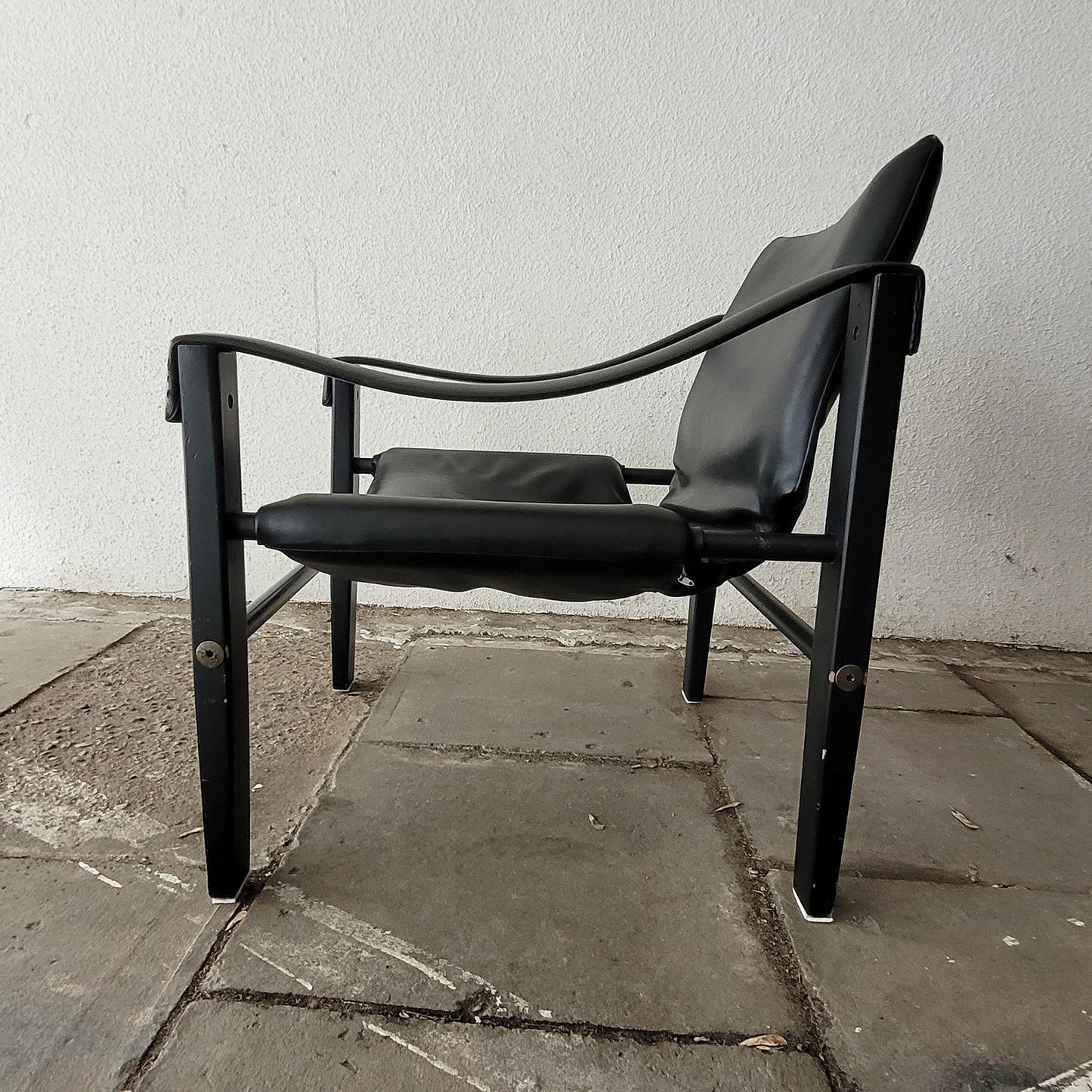 Fotel "Arkana" Maurice'a Burke | ikona designu | skórzany czarny